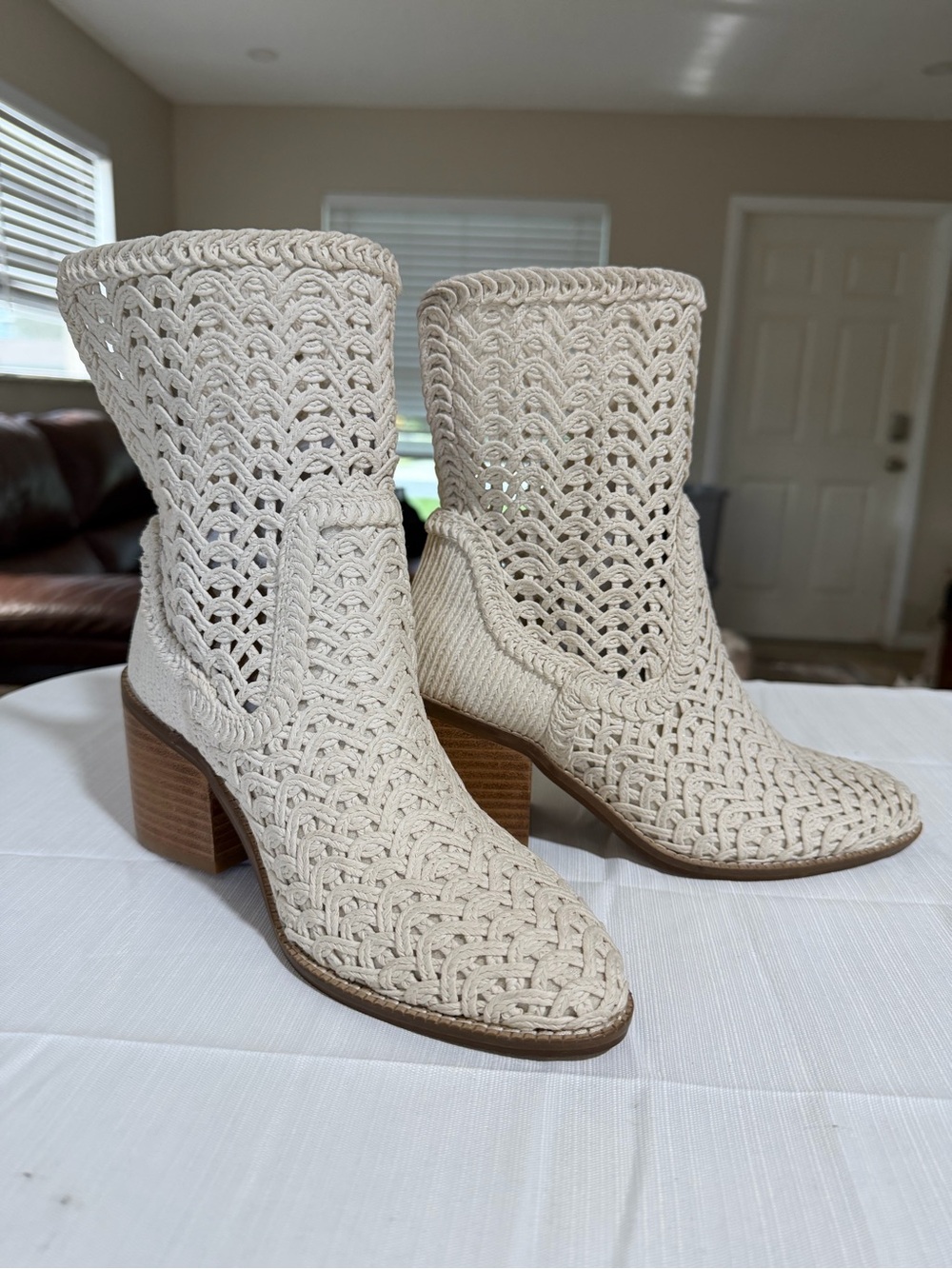 Kelsi Dagger Brooklyn Emery Crochet Booties NWOB Ivory Woven Boho Boots